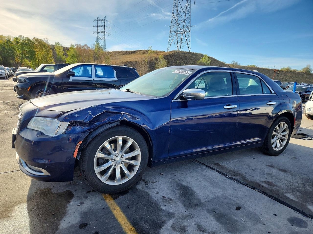 Vista de 2015 CHRYSLER 300 LIMITED, ángulo 1