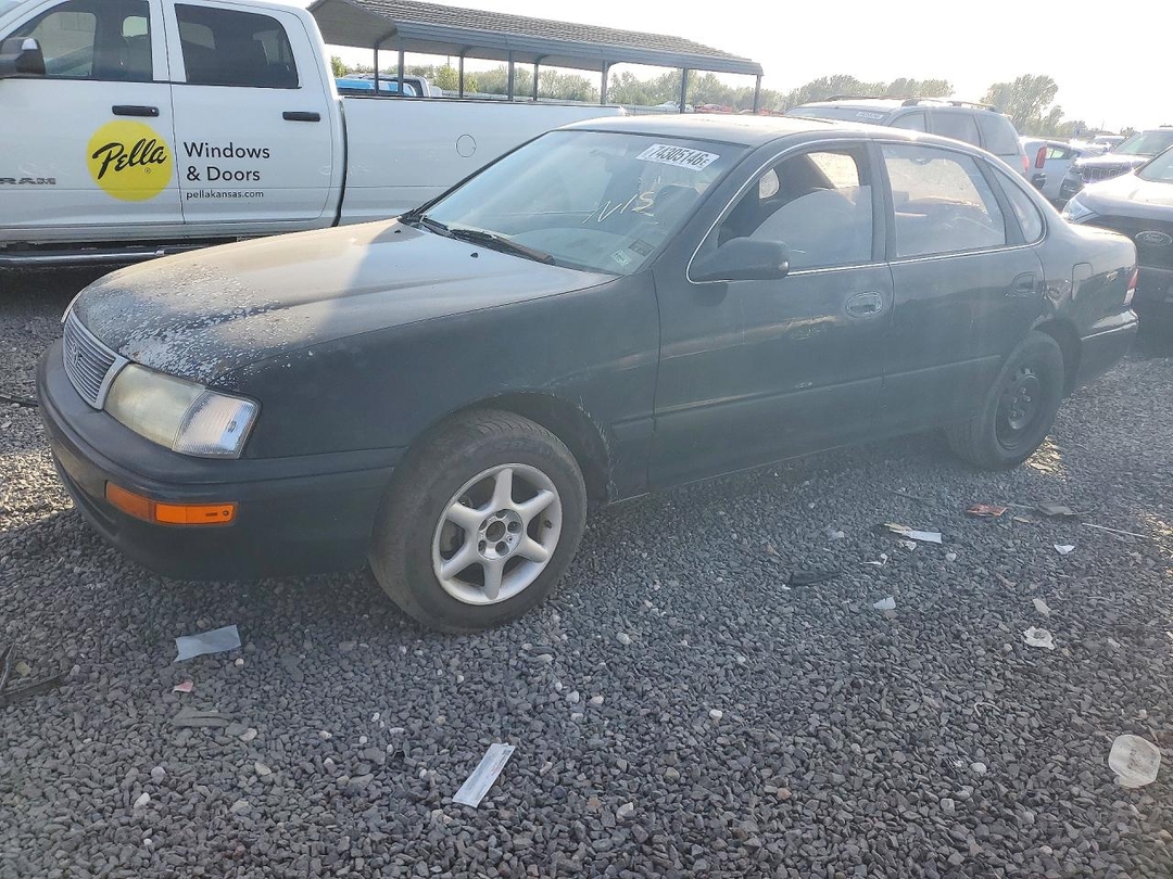 Vue de 1997 TOYOTA AVALON XLS, angle 1