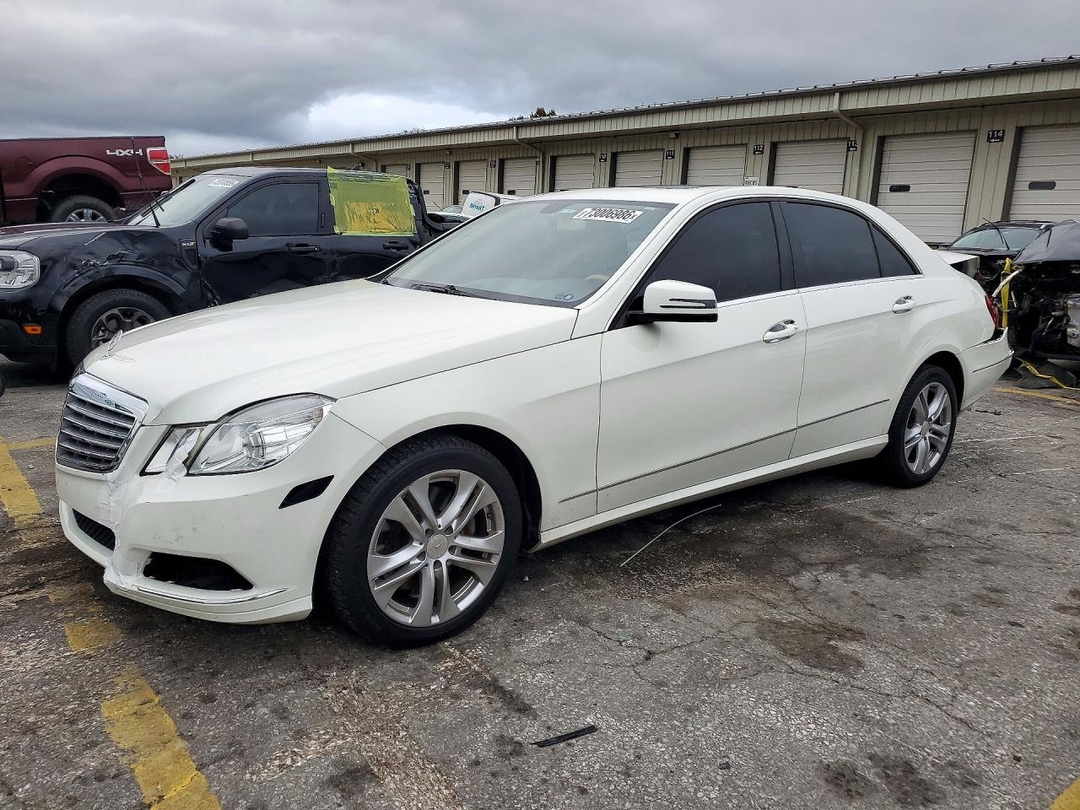 Vista de 2011 MERCEDES-BENZ E 350 4MATIC, ángulo 1