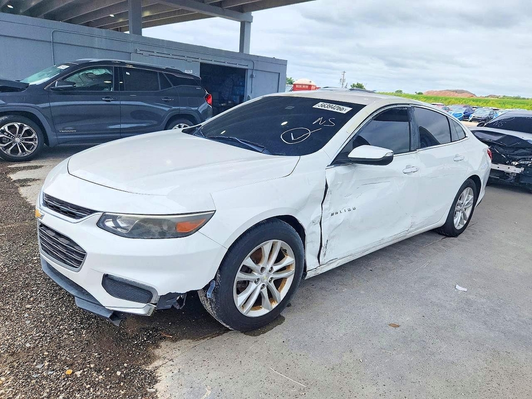 Vue de 2016 CHEVROLET MALIBU LT, angle 1