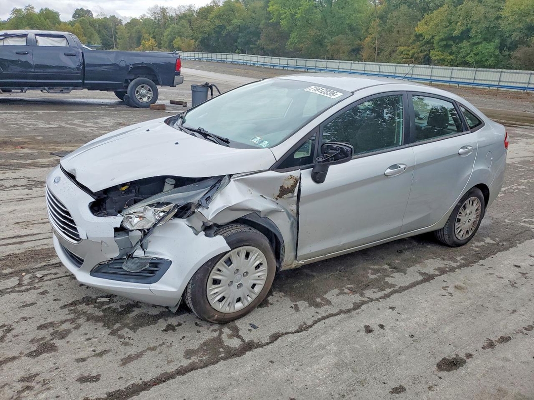 Вид 2014 FORD FIESTA S, угол 1