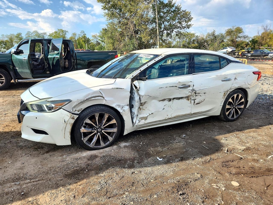 Вид 2016 NISSAN MAXIMA 3.5 SR, угол 1
