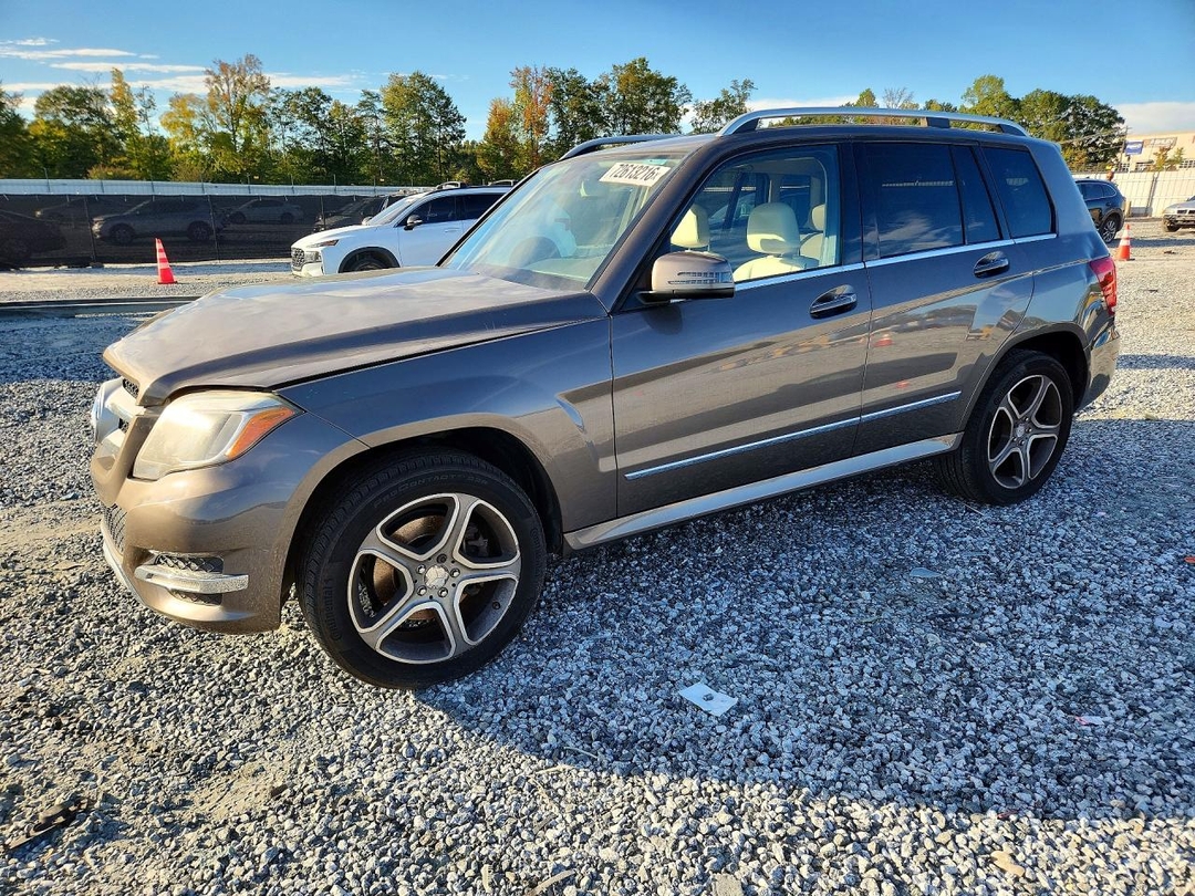Vue de 2013 MERCEDES-BENZ GLK 250 BLUETEC, angle 1