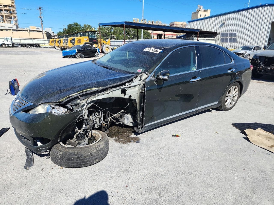Vue de 2011 LEXUS ES 350, angle 1