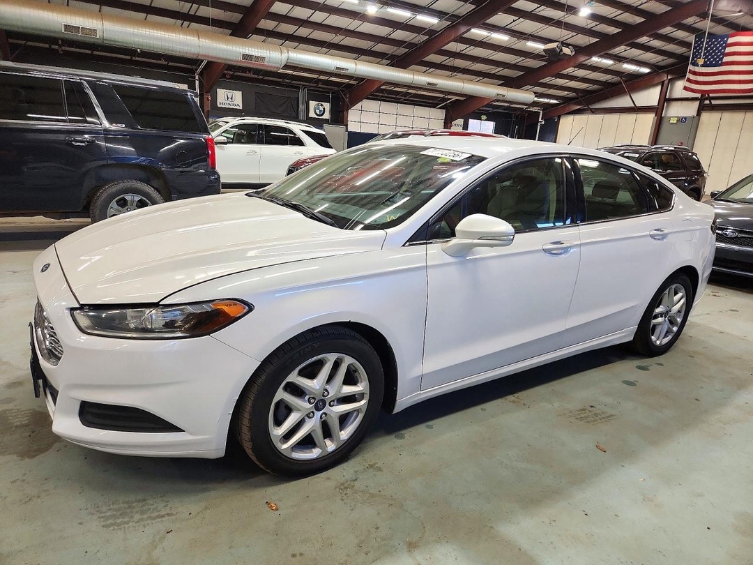 Вид 2015 FORD FUSION SE, угол 1