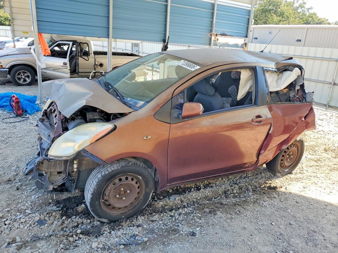 Vista de 2009 TOYOTA YARIS BASE, ángulo 1