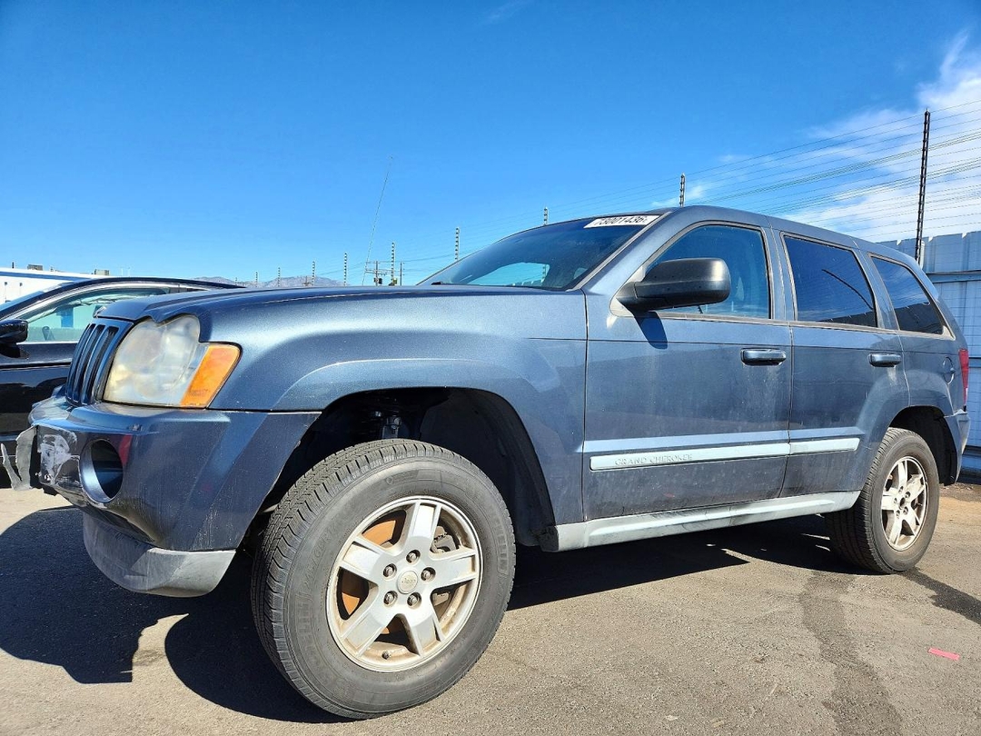 Vue de 2007 JEEP GRAND CHEROKEE LAREDO, angle 1