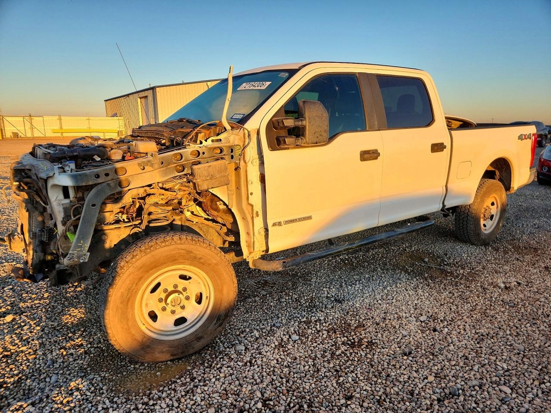Vista de 2017 FORD F250 SUPER DUTY, ángulo 1