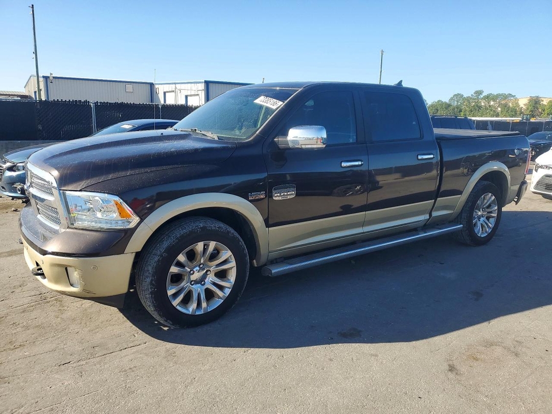 منظر 2017 RAM 1500 LONGHORN، زاوية 1
