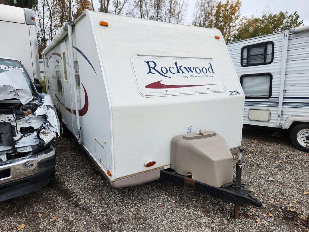 Vedere 2005 FOREST RIVER ROCKWOOD CAMPER, unghi 1