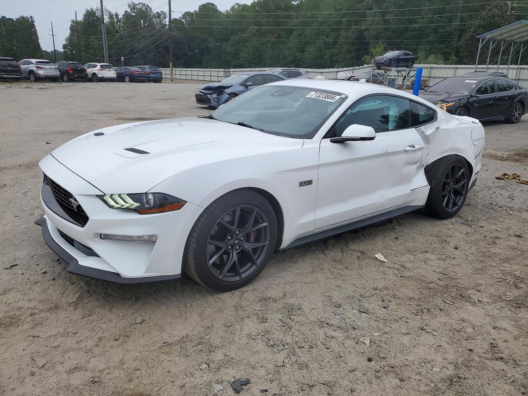 Vue de 2023 FORD MUSTANG, angle 1