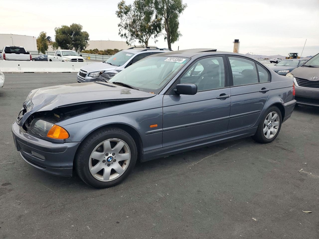 منظر 2001 BMW 325 I، زاوية 1