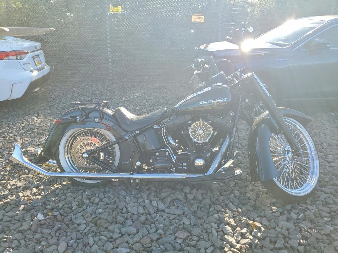 Vista de 2017 HARLEY-DAVIDSON FLS SOFTAIL SLIM, ángulo 1
