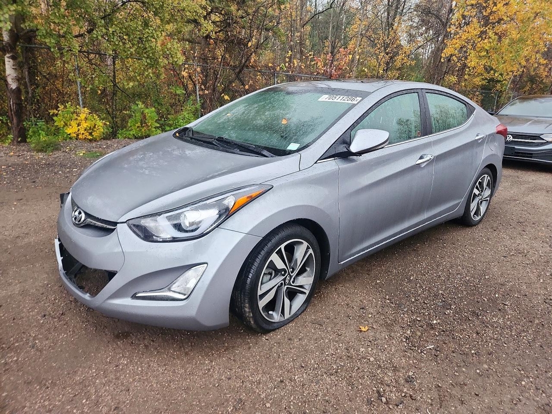 Вид 2015 HYUNDAI ELANTRA SE, угол 1