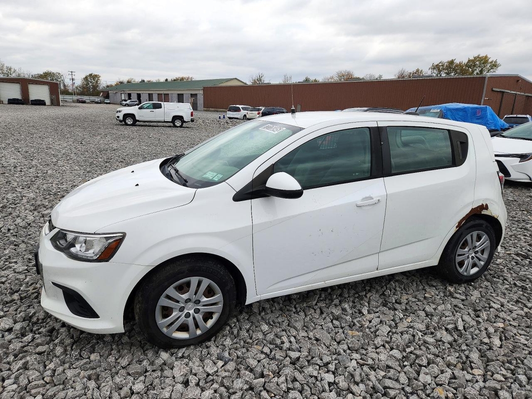 Vedere 2018 CHEVROLET SONIC, unghi 1