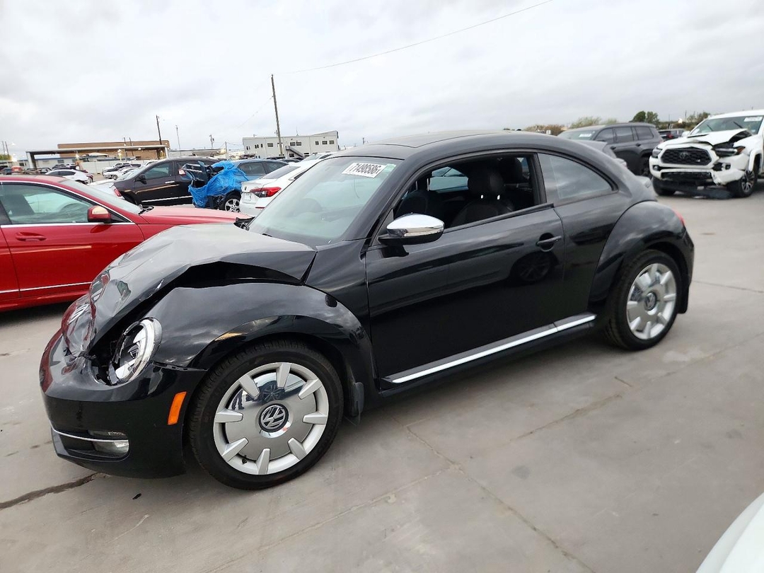 Vue de 2013 VOLKSWAGEN BEETLE TURBO, angle 1