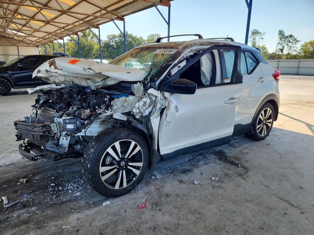 Вид 2019 NISSAN KICKS SV, угол 1