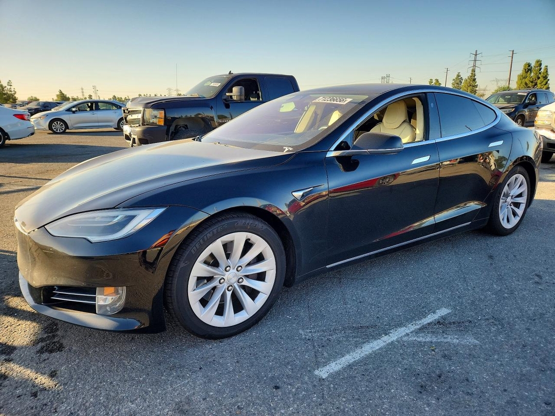 Vista de 2018 TESLA MODEL S, ángulo 1