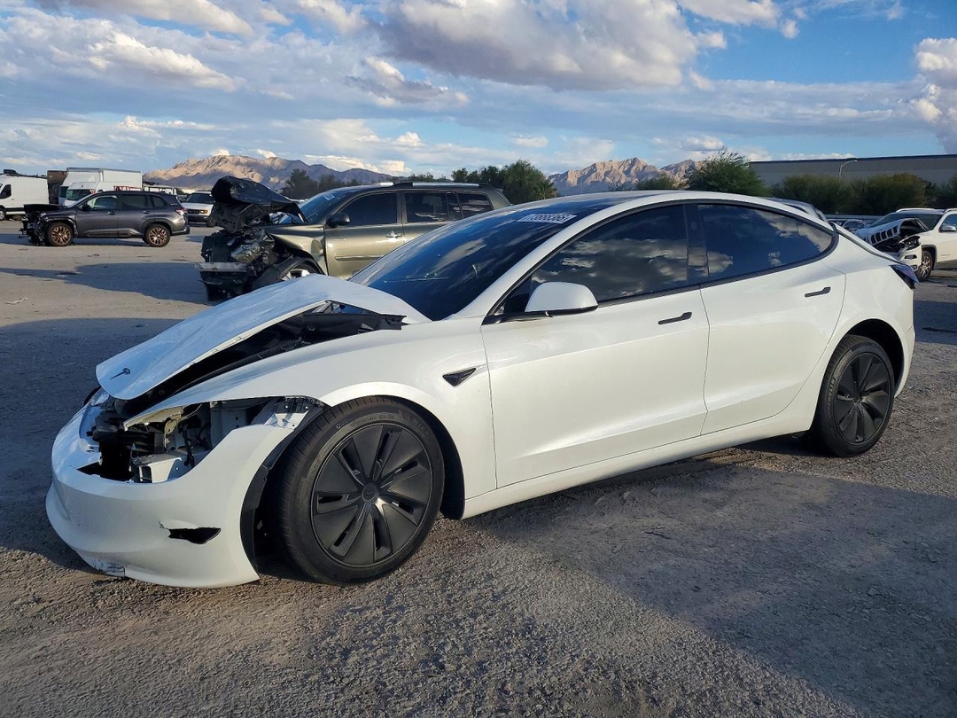 منظر 2026 TESLA MODEL 3، زاوية 1