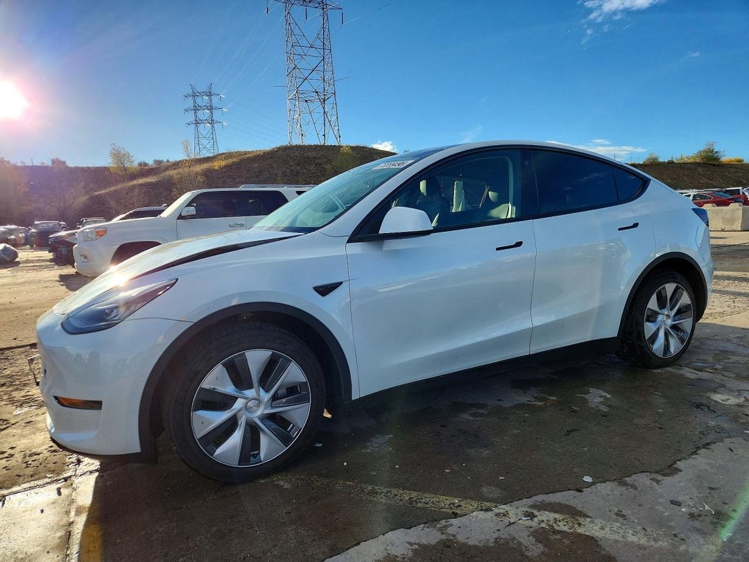 Vue de 2022 TESLA MODEL Y, angle 1