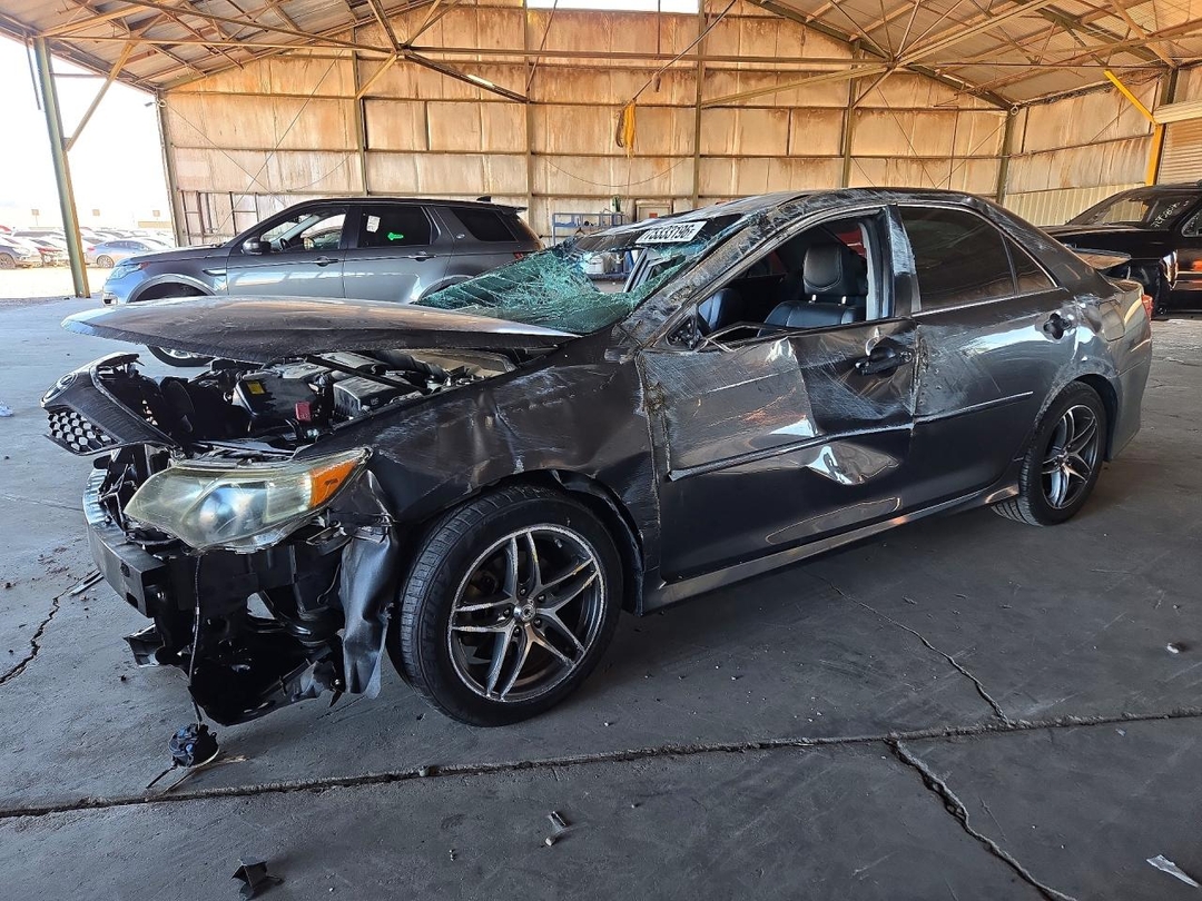 Vue de 2012 TOYOTA CAMRY SE, angle 1