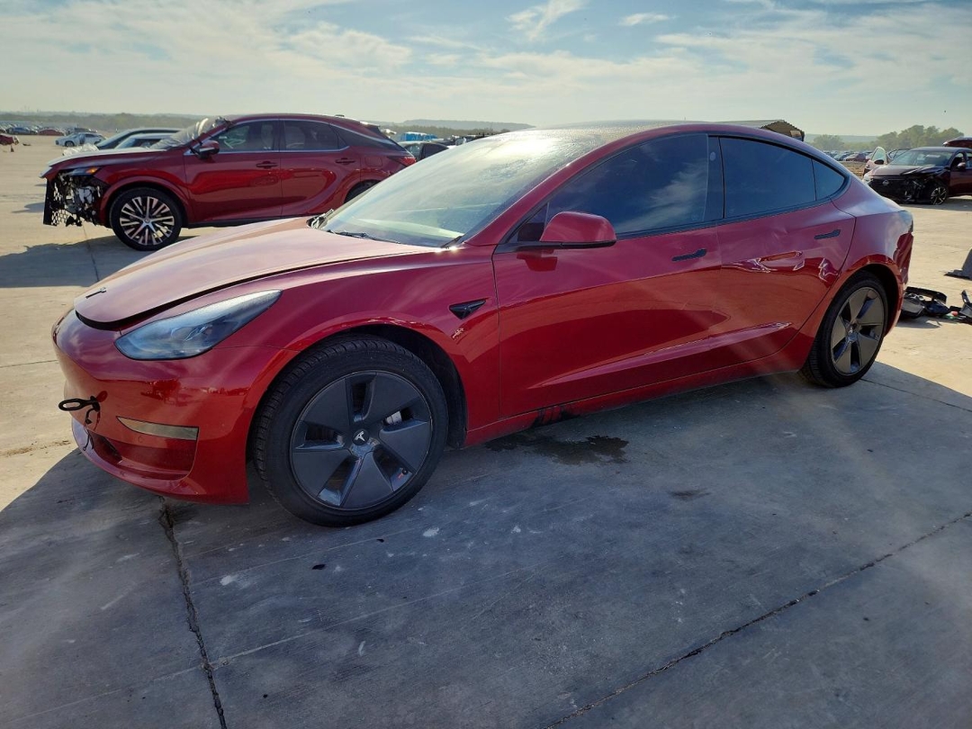 Vue de 2022 TESLA MODEL 3, angle 1