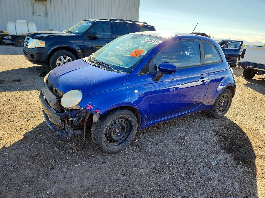 Вид 2013 FIAT 500 POP, угол 1