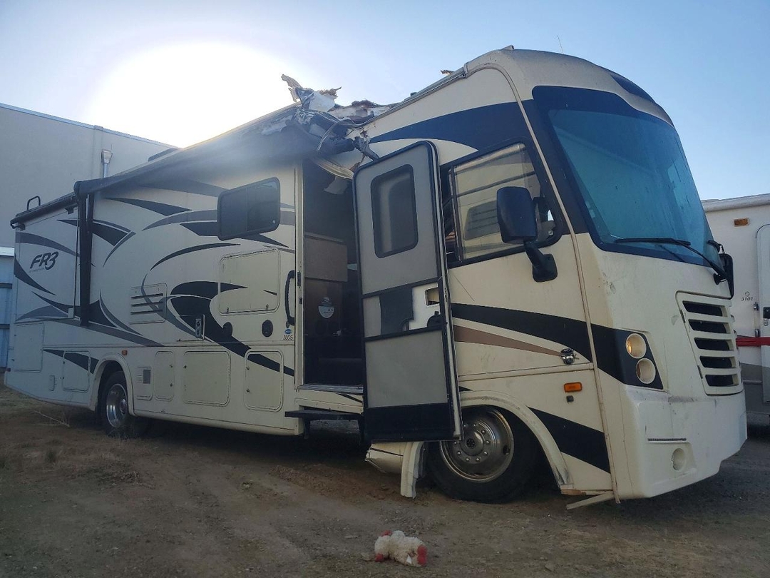 Вид 2018 FOREST RIVER FR3 RV, угол 1
