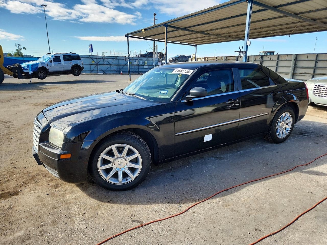 Вид 2009 CHRYSLER 300 LX, угол 1