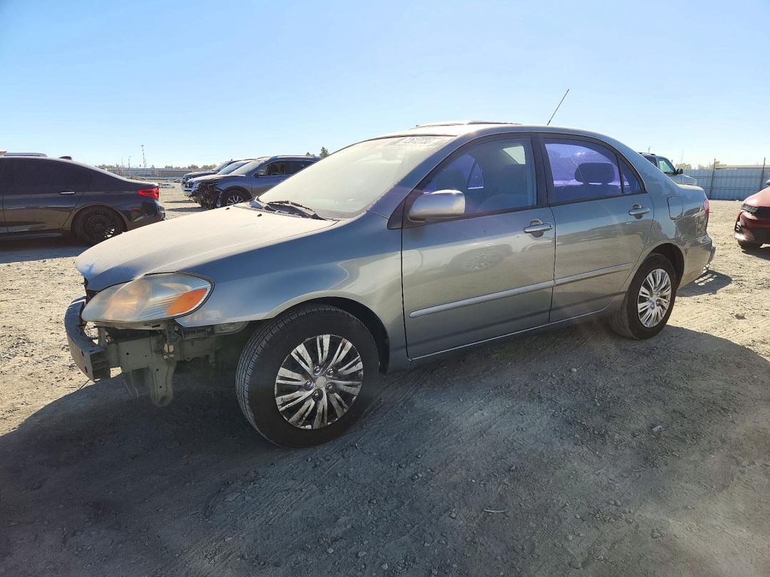 Vue de 2004 TOYOTA COROLLA LE, angle 1