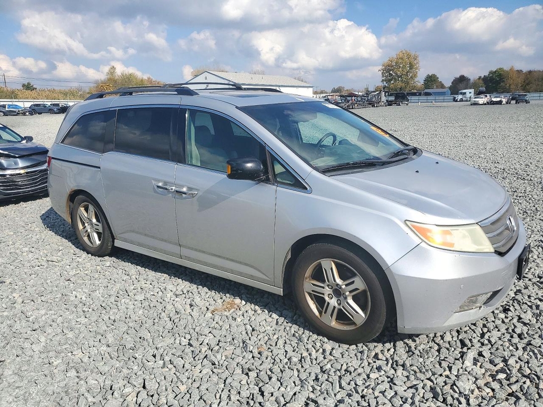 Vue de 2011 HONDA ODYSSEY TOURING, angle 1