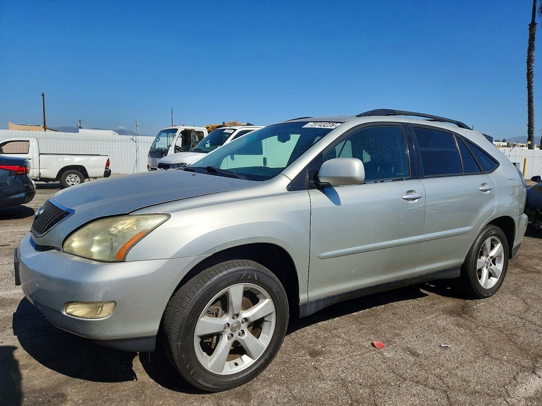 Vue de 2005 LEXUS RX 330, angle 1