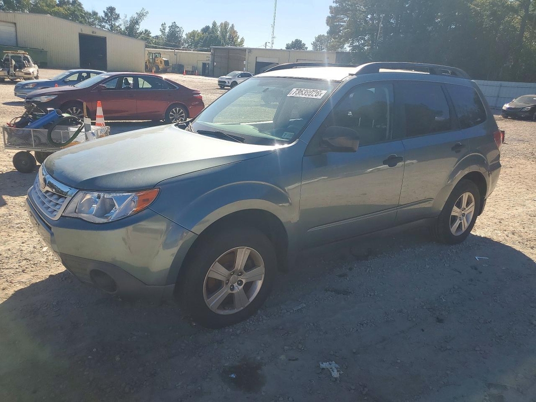 Vue de 2012 SUBARU FORESTER 2.5X, angle 1