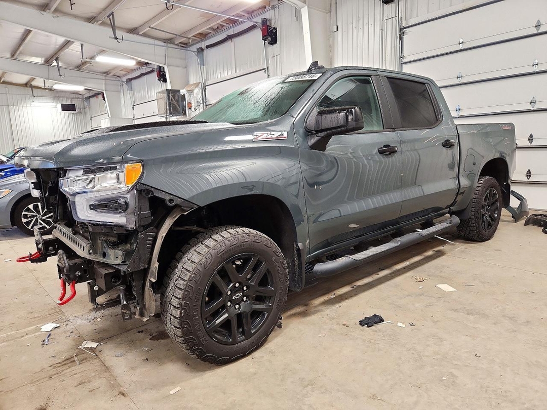 منظر 2026 CHEVROLET SILVERADO K1500 LT TRAIL BOSS، زاوية 1