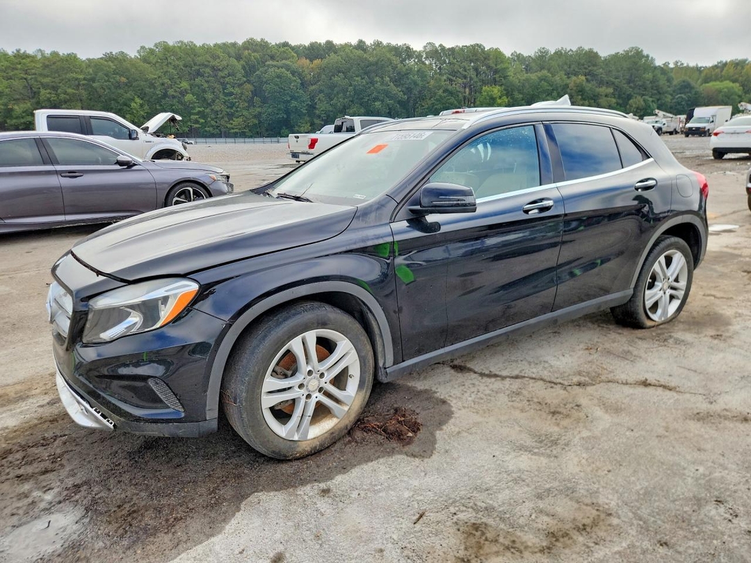 منظر 2017 MERCEDES-BENZ GLA 250 4MATIC، زاوية 1