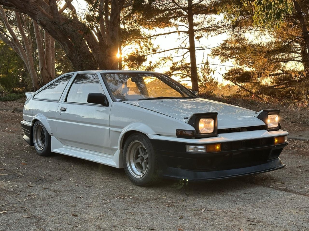 Вид 1986 TOYOTA COROLLA GT-S, угол 1