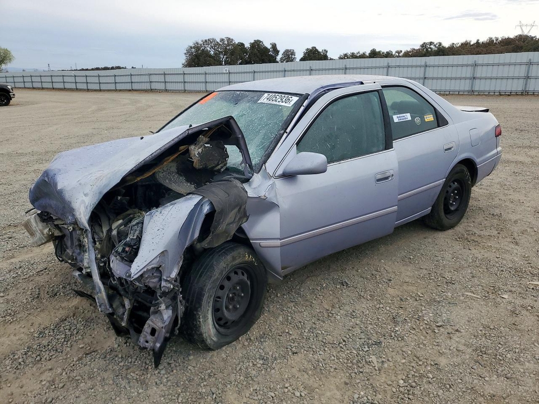 منظر 1998 TOYOTA CAMRY LE، زاوية 1