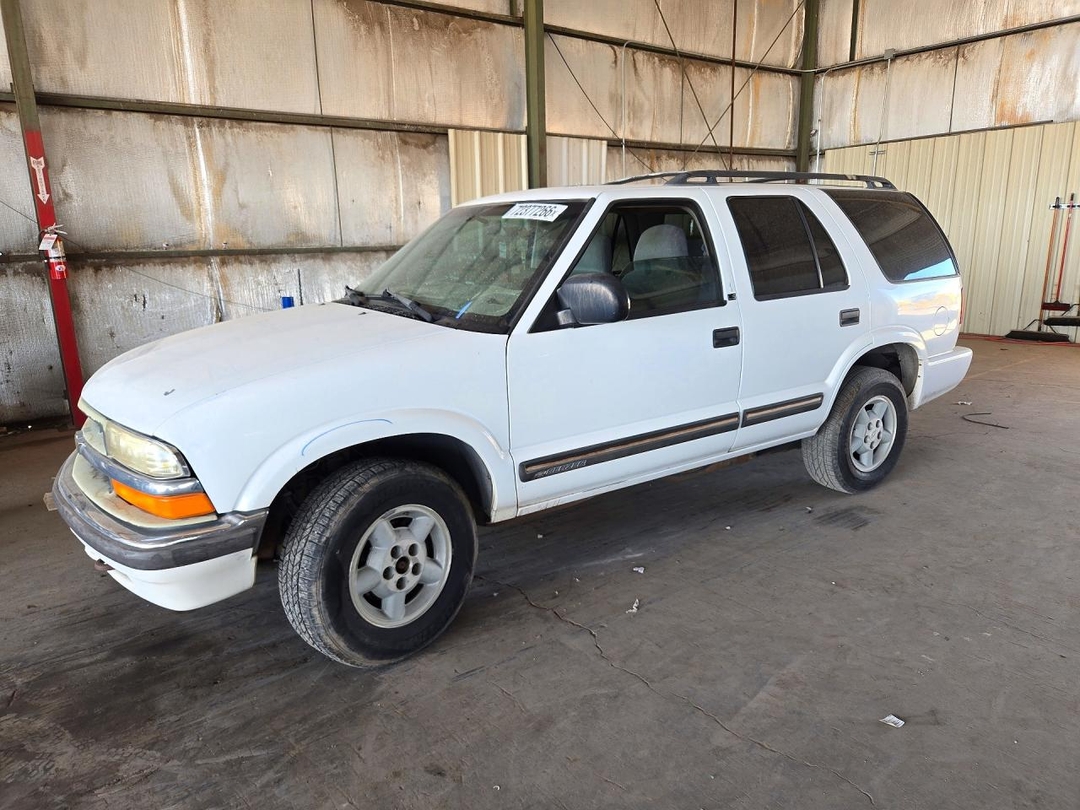 Вид 2001 CHEVROLET BLAZER, угол 1