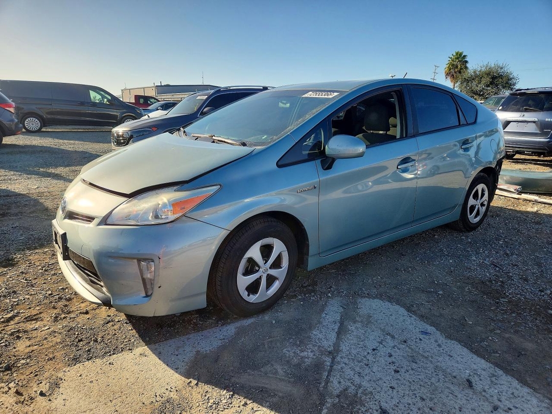 Вид 2013 TOYOTA PRIUS TWO, угол 1