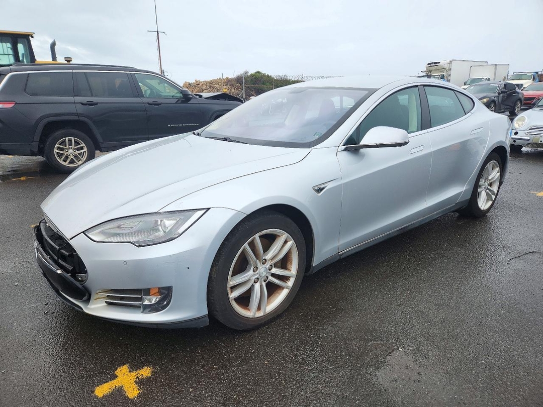 منظر 2013 TESLA MODEL S، زاوية 1