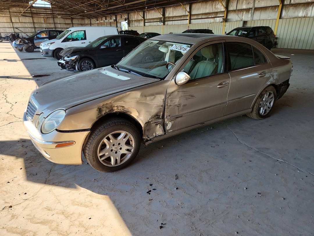 Vista de 2005 MERCEDES-BENZ E 320 CDI, ángulo 1