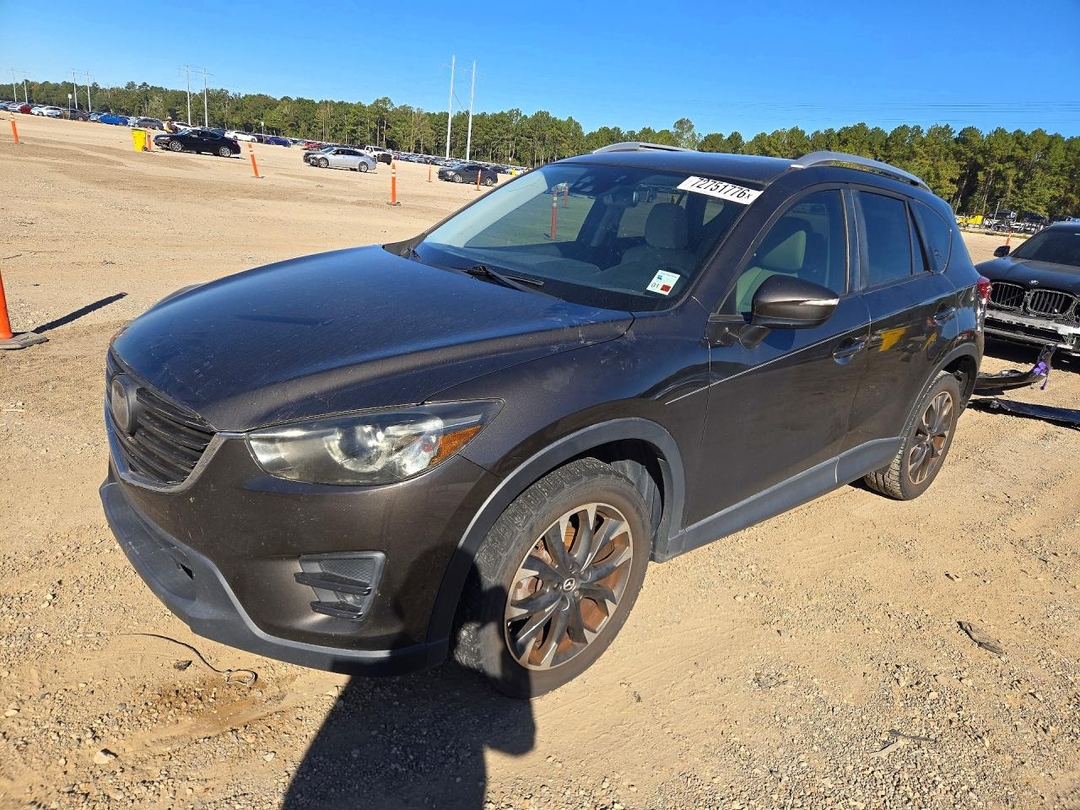 Vue de 2016 MAZDA CX-5 GT, angle 1