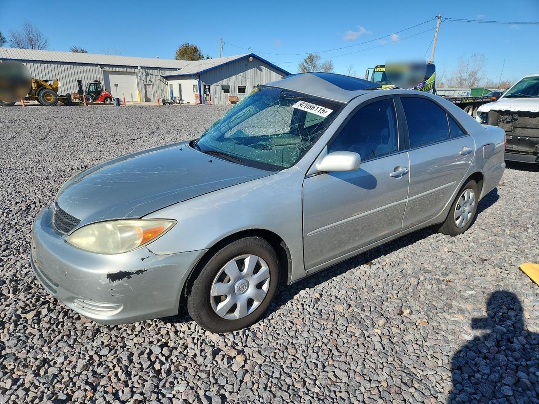 Вид 2004 TOYOTA CAMRY LE, угол 1