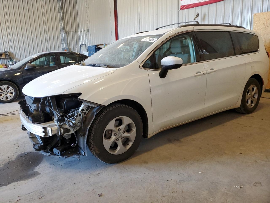 منظر 2017 CHRYSLER PACIFICA LX، زاوية 1