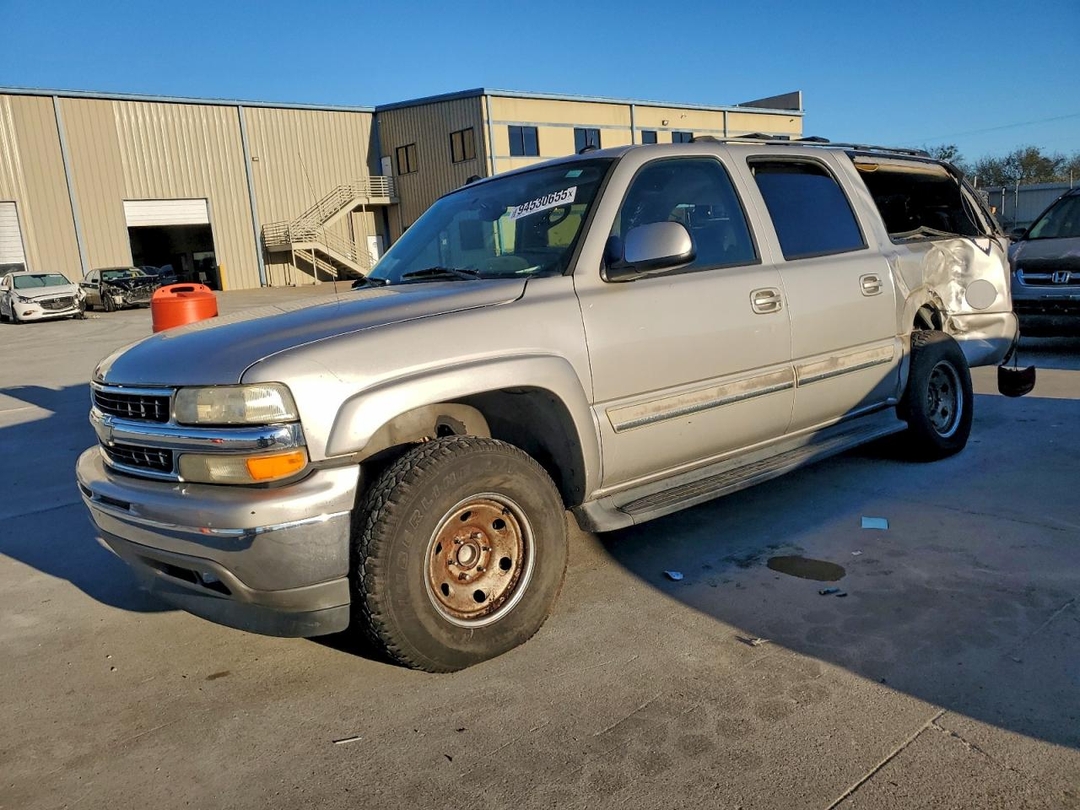 منظر 2005 CHEVROLET SUBURBAN C1500، زاوية 1