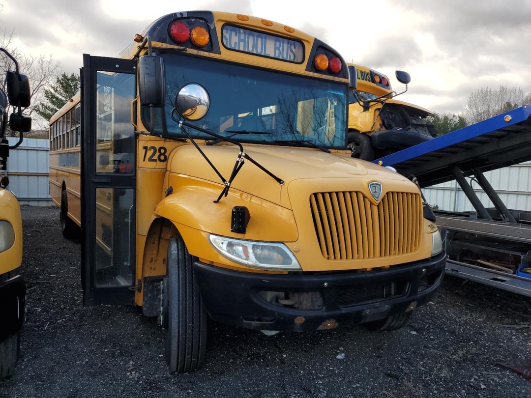 منظر 2011 IC CORPORATION CE SERIES SCHOOL - SCHOOL BUS، زاوية 1