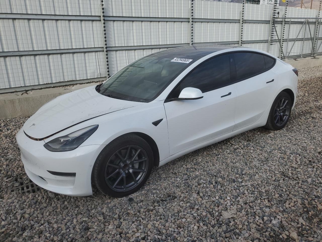 Вид 2021 TESLA MODEL 3, угол 1