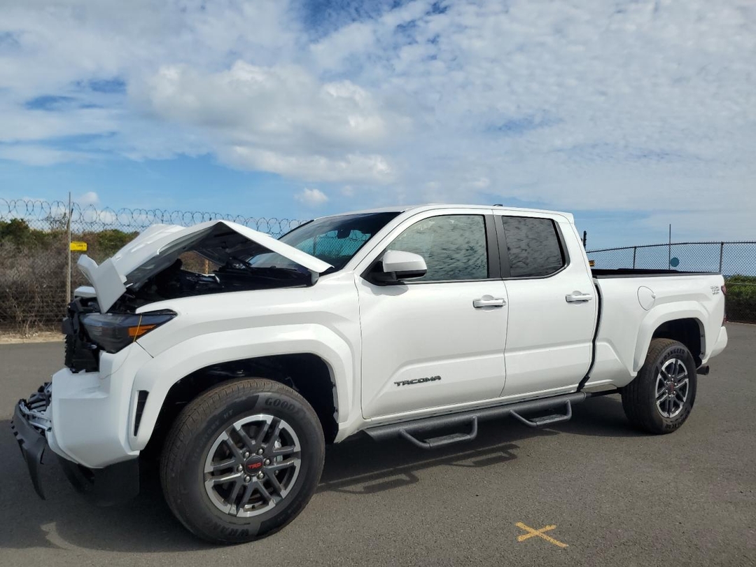 Вид 2025 TOYOTA TACOMA DOUBLE CAB, угол 1