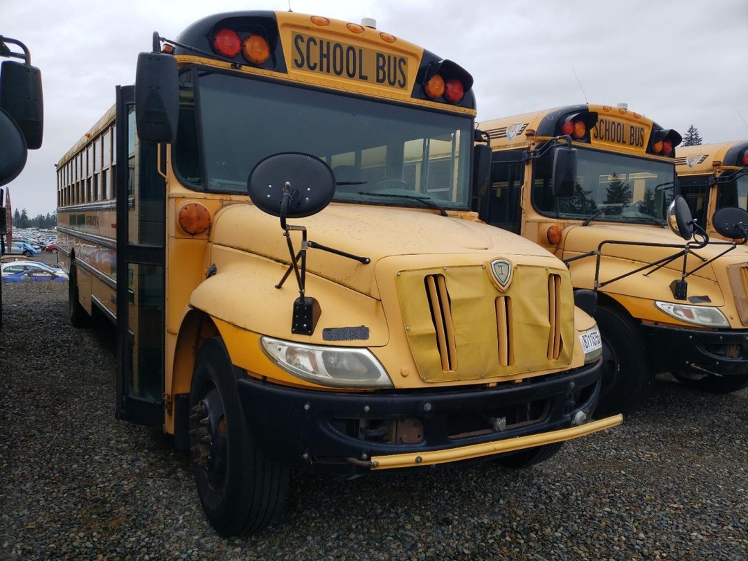 Vue de 2009 IC CORPORATION CE SERIES SCHOOL - SCHOOL BUS, angle 1