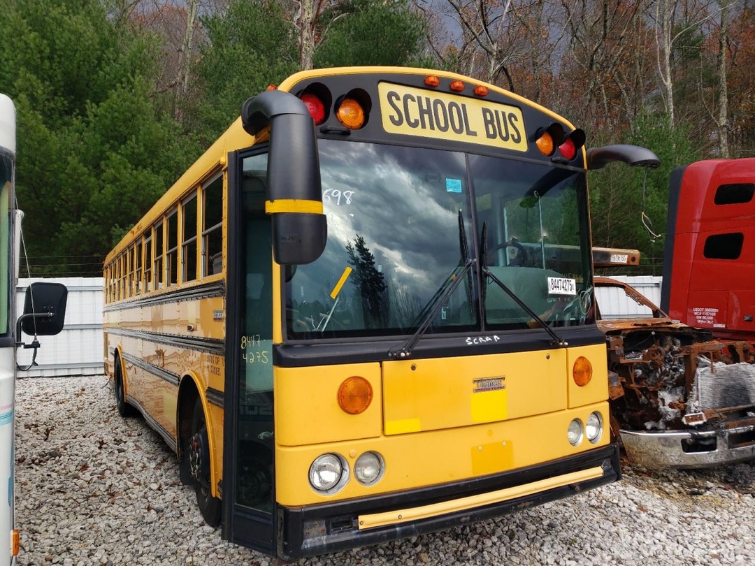 Вид 2012 THOMAS SAF-T-LINER HDX - SCHOOL BUS, угол 1